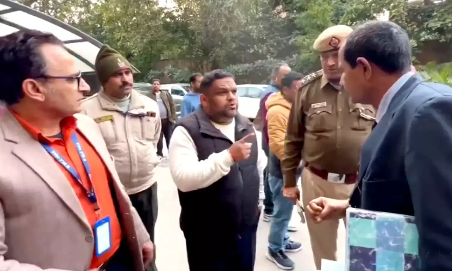 दिल्ली में इंसानियत शर्मसार: बिल न भरने पर निजी अस्पताल ने शव रोका, NHRC सदस्य ने मौके पर पहुंचकर दिलाया न्याय