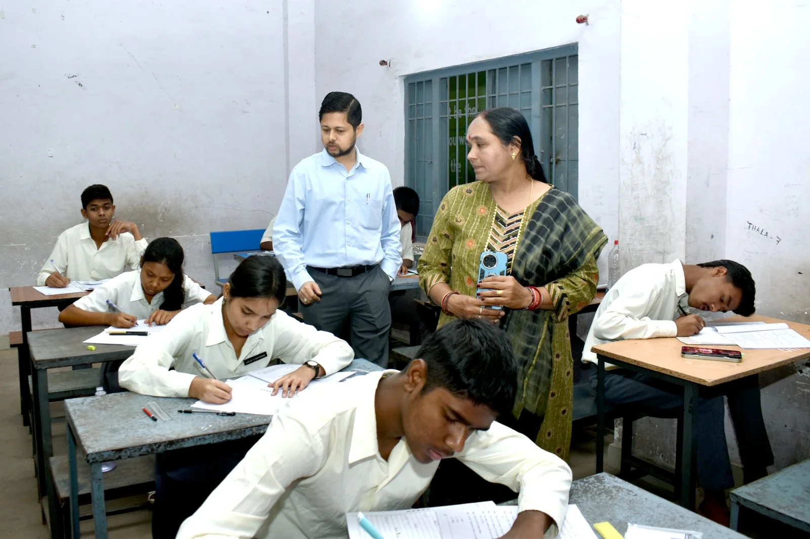 हाईस्कूल बोर्ड परीक्षा का कलेक्टर ने किया आकस्मिक निरीक्षण