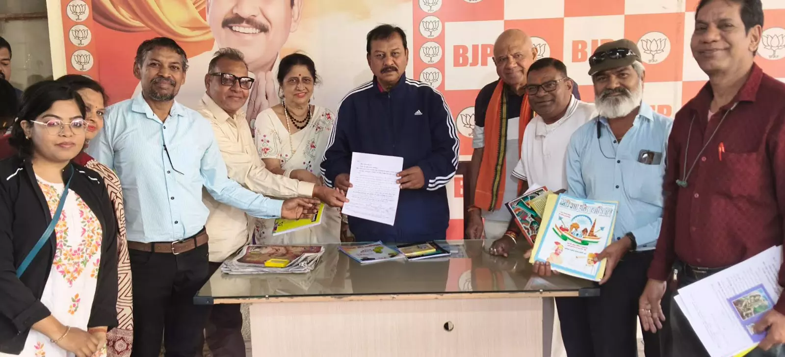 नक्सल उन्मूलन पर दुनिया का सबसे बड़ा नागरिक अभिनंदन करने की तैयारी, सांसद विजय बघेल के नेतृत्व में आयोजन की घोषणा