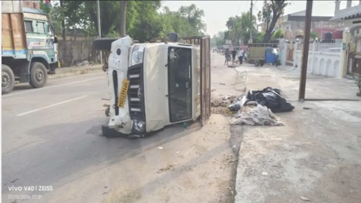 मातम में बदलीं शादी की खुशियां; बारातियों से भरी पिकअप पलटी, 2 की मौत, 14 घायल
