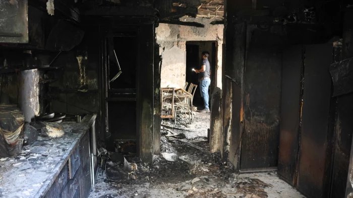 इंदौर अग्निकांड की पुलिस जांच, दो शव नीचे, दो ऊपर और चार बीच में मिले थे