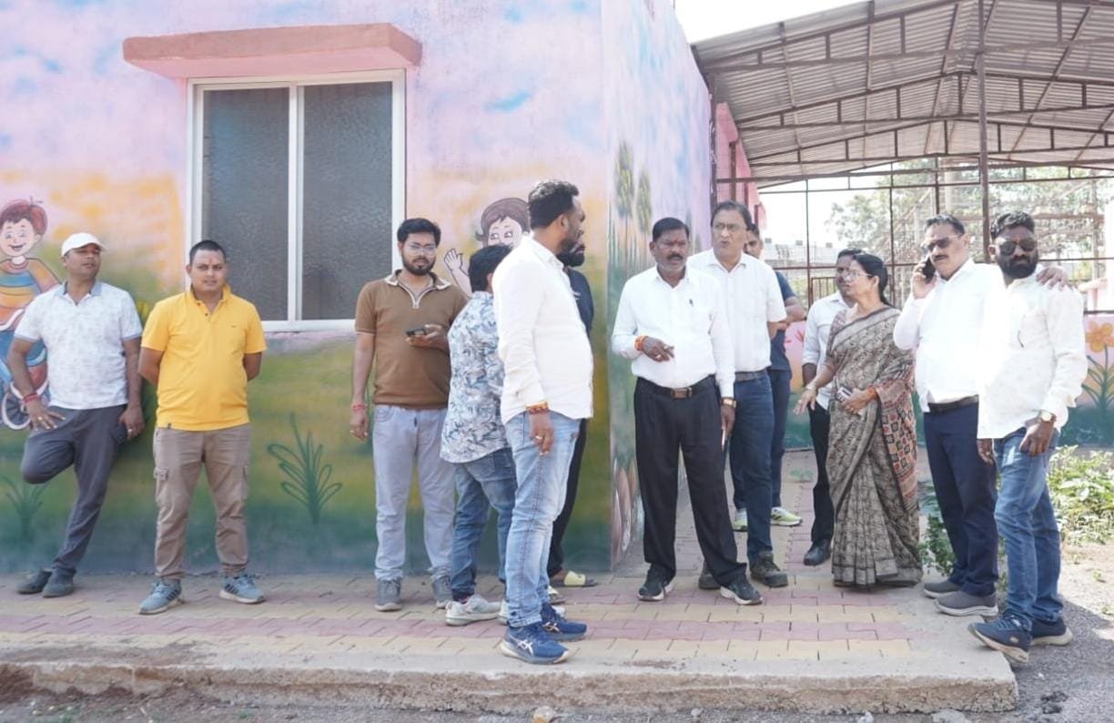 रायपुर नाका मुक्तिधाम में अतिक्रमण पर सख्त कार्रवाई, महापौर के निर्देश पर कब्जा तत्काल हटाया गया