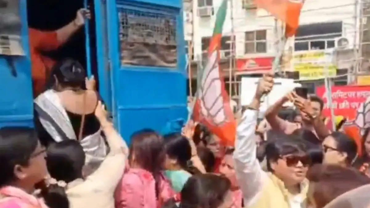 देश से माफी मांगे नेता विपक्ष: जबलपुर में राहुल गांधी के खिलाफ भाजपा महिला मोर्चा का प्रदर्शन