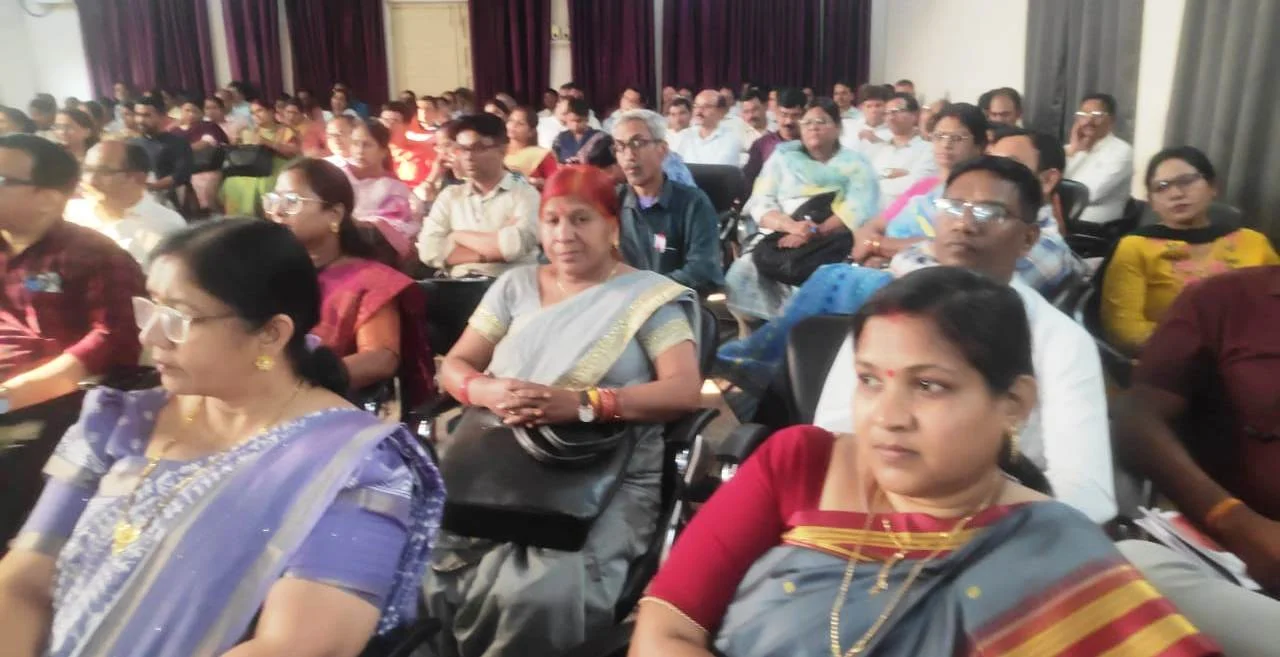 ब्लूप्रिंट' आधारित प्रश्न पत्र निर्माण प्रक्रिया में होंगे दक्ष, कार्यशाला में जुटे दो जिलों के शिक्षक