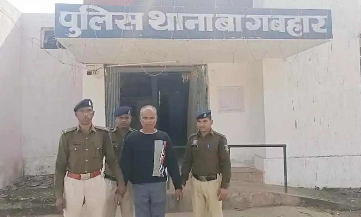 जशपुर पुलिस का ऑपरेशन अंकुश: नाबालिग से दुष्कर्म कर 4 महीने से फरार आरोपी गोवा से गिरफ्तार