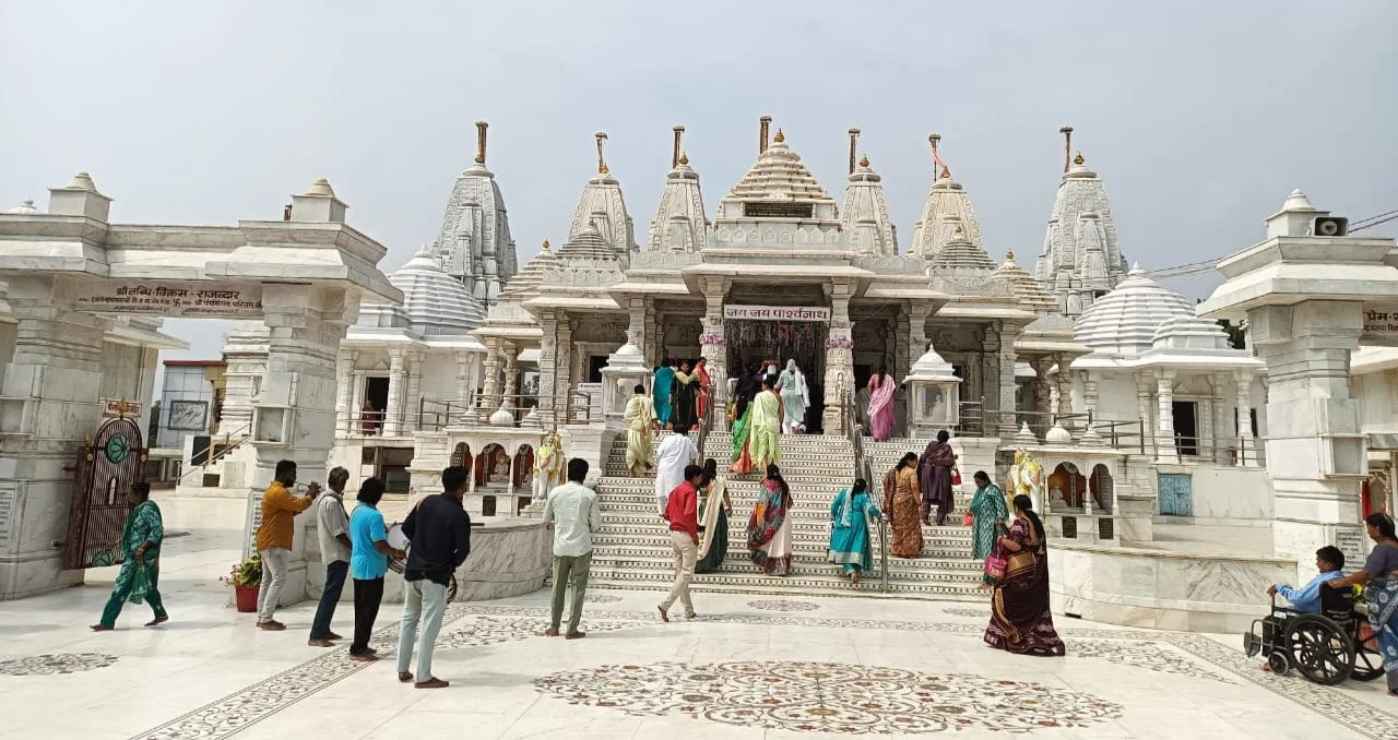 पार्श्व तीर्थ -नगपुरा में प्रतिष्ठा की 31वीं वर्षगांठ पर उत्सव का आयोजन पार्श्व तीर्थ -नगपुरा में प्रतिष्ठा की 31वीं वर्षगांठ पर उत्सव का आयोजन