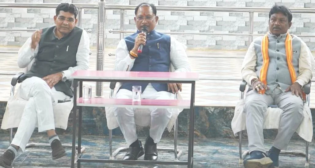 दिव्यांग बच्चों के बीच पहुंचे मुख्यमंत्री श्री साय