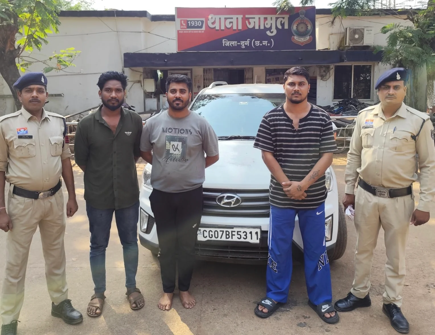 ऑनलाइन सट्टा गिरोह पर कार्रवाई: 3 आरोपी गिरफ्तार, वाहन व मोबाइल जप्त