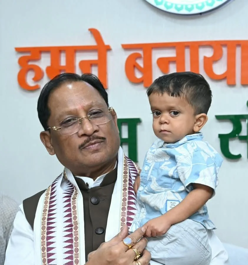 मुख्यमंत्री श्री साय की संवेदनशील पहल से दुर्लभ बीमारी से जूझ रहे 10 वर्षीय रिमोन के परिवार में जगी नई उम्मीद