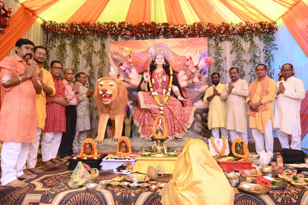 विराट नगर में विराजीं मां दुर्गा, भव्य सजावट से जगमगा रहा दरबार