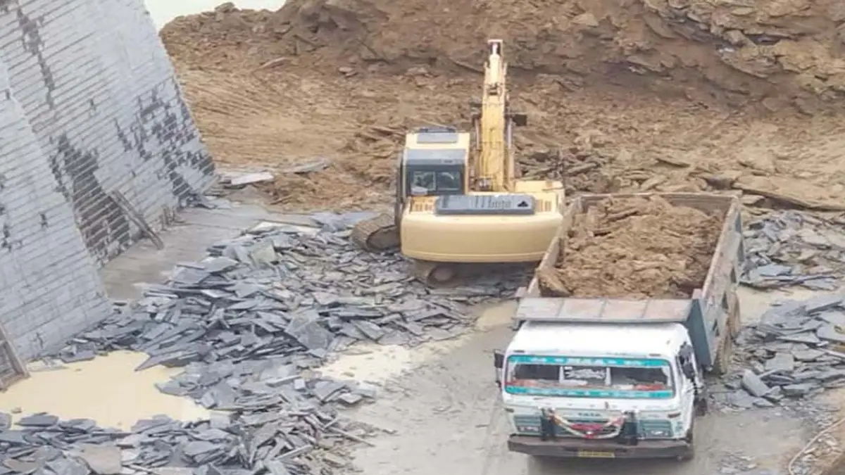 कलेक्टर का आदेश : निसदा की सभी फर्शी खदानों का ठेका निरस्त