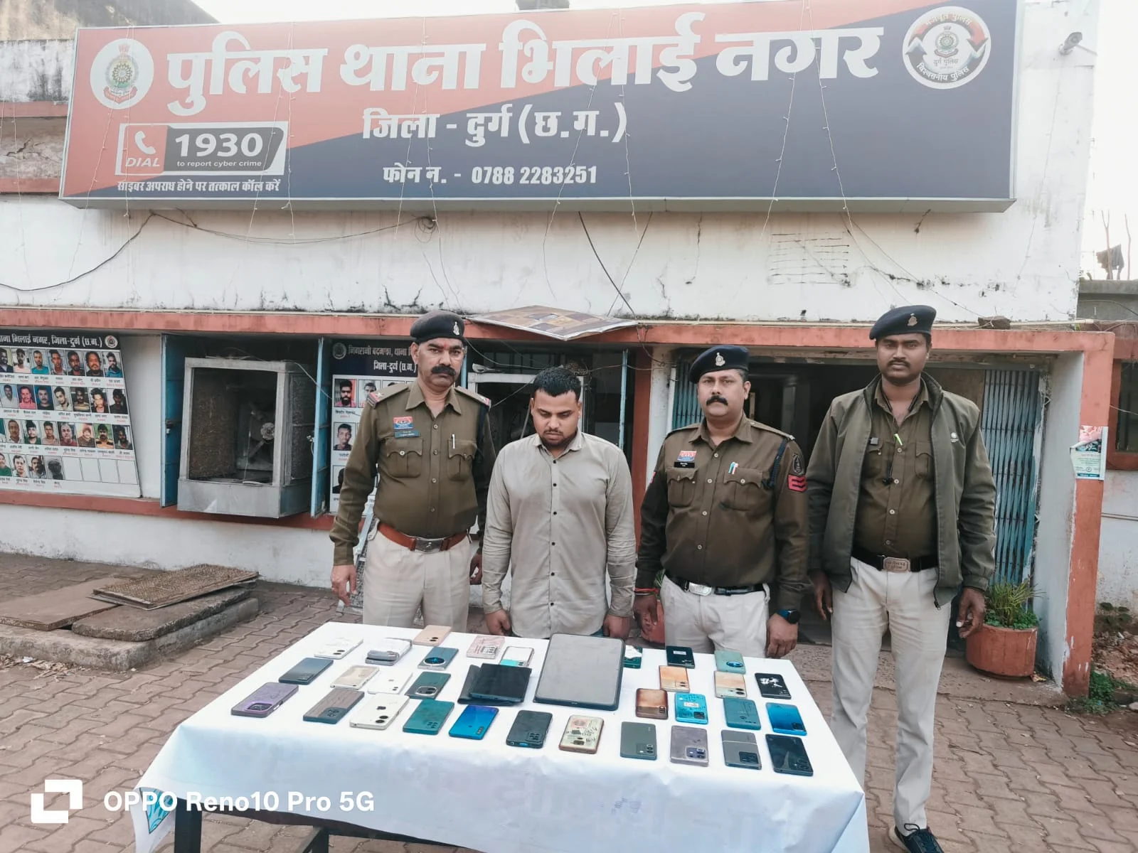 भिलाई नगर में शातिर मोबाइल चोर गिरफ्तार, 6 लाख के मोबाइल जब्त