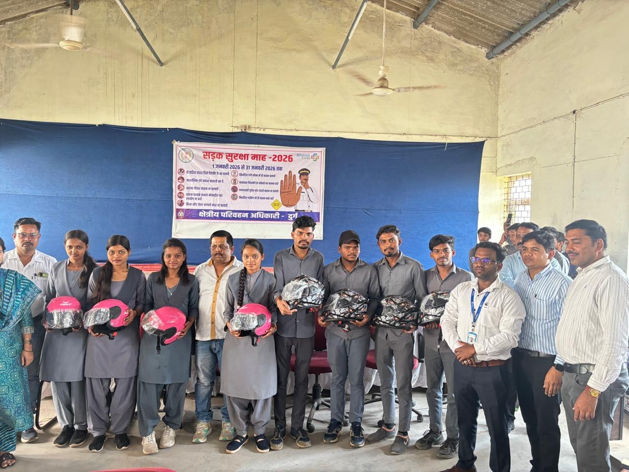 आई.टी.आई. पुलगांव में सड़क सुरक्षा जागरूकता कार्यक्रम, 40 विद्यार्थियों को निःशुल्क हेलमेट वितरण