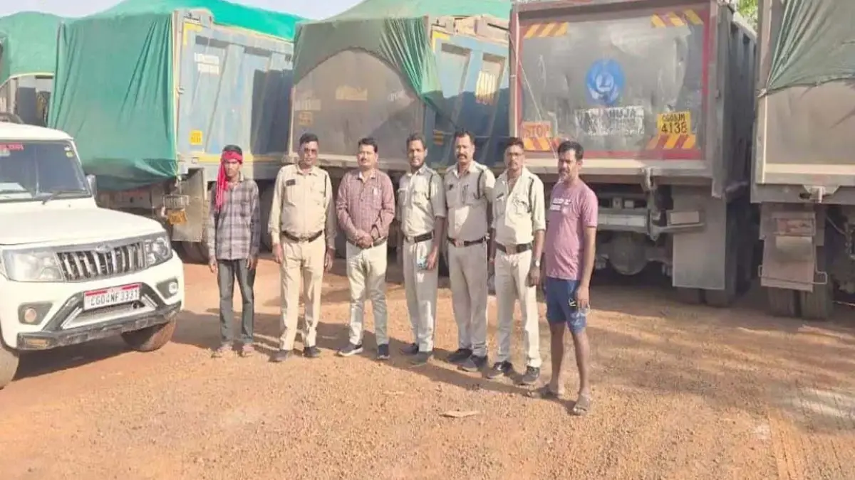 रायपुर में बारीक रेत की तस्करी : रात के अंधेरे में महासमुंद-धमतरी-गरियाबंद से ला रहे 13 वाहन पकड़े गए