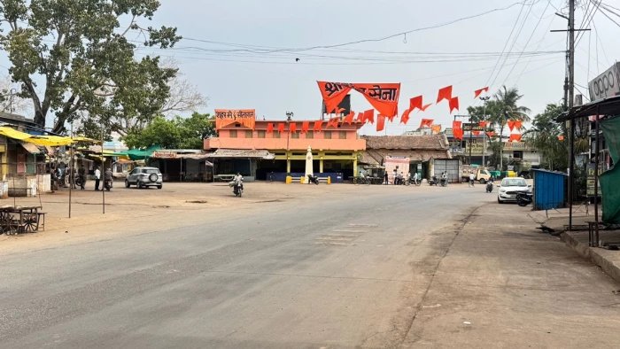 आटे को लेपकर मूर्ति में लगाई आग, आरोपियों की गिरफ्तारी की मांग को लेकर बालाघाट का कटंगी बंद