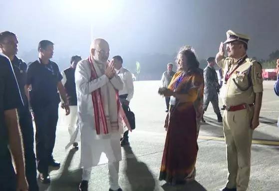 अमित शाह भुवनेश्वर से रवाना, मुख्यमंत्री मोहन मांझी ने दी औपचारिक विदाई अमित शाह भुवनेश्वर से रवाना, मुख्यमंत्री मोहन मांझी ने दी औपचारिक विदाई