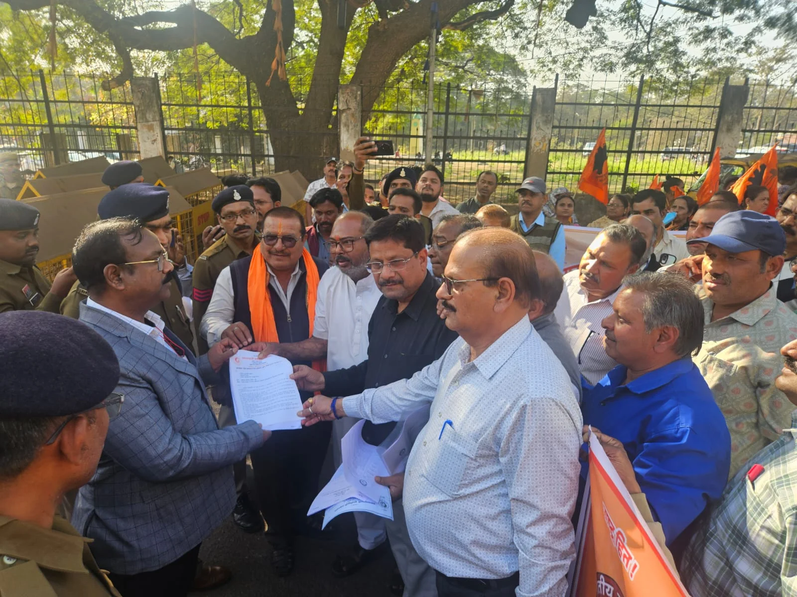 दुर्ग–भिलाई–चरोदा–रिसाली नगर निगम कर्मचारियों ने 10 सूत्रीय मांगों को लेकर सौंपा ज्ञापन