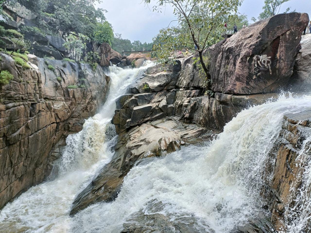 जशपुर-प्रकृति और सुंदर झरनों का आनंद लेने एक बार प्रसिद्ध पर्यटन स्थल रानीदाह का भ्रमण जरूर करें
