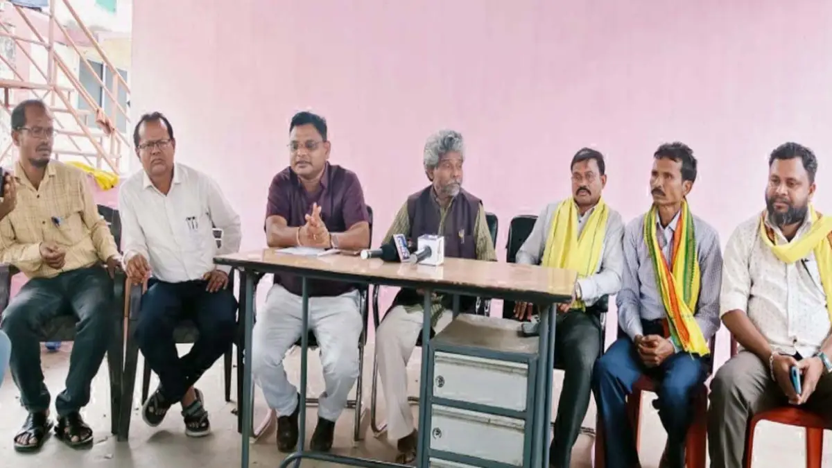 ससुराल में रहती है गंगालूर हॉस्टल की गर्भवती छात्राएं : सर्व आदिवासी समाज की जांच टीम ने किया खुलासा, वे केवल परीक्षा देने पहुंची थीं