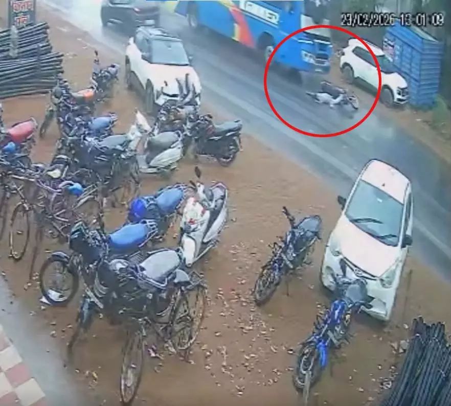 बालोद में सड़क हादसा: तेज रफ्तार बस की चपेट में आए पुलिस कांस्टेबल की मौत