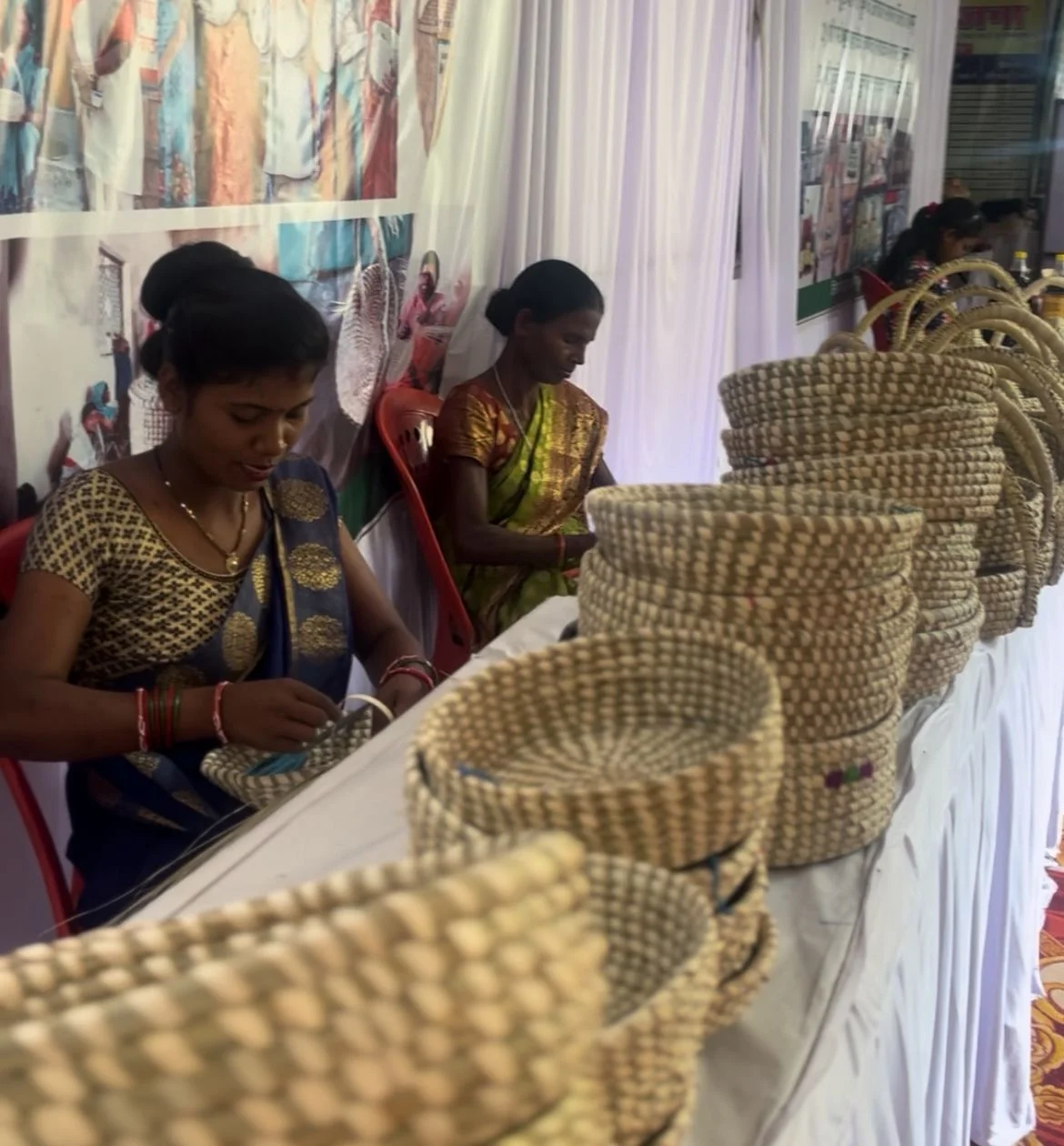 सफलता की कहानी: पारंपरिक हस्तशिल्प उत्पाद बना आजीविका का साधन