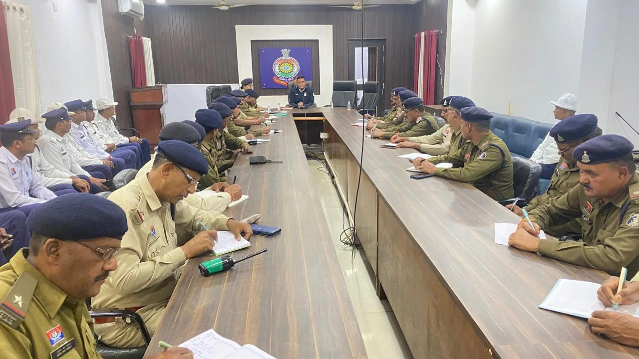 होली पर्व पर सड़क सुरक्षा के लिए दुर्ग पुलिस की सख्त तैयारी, नियम उल्लंघन पर कठोर कार्रवाई के निर्देश