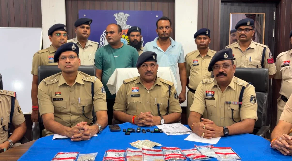 दुर्ग पुलिस ने 8 चोरी की वारदातों का किया खुलासा, दो आरोपी गिरफ्तार, 32 लाख का मशरूका बरामद