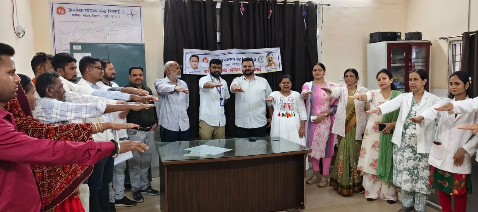 स्वास्थ्य कर्मियों और मरीजों ने ली शपथ, टीकाकरण के लिए किया जागरूक