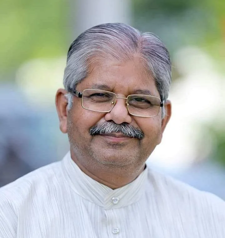 हाई अलर्ट के बीच भाजपा विधायक धरमलाल कौशिक से मोबाइल लूट हाई अलर्ट के बीच भाजपा विधायक धरमलाल कौशिक से मोबाइल लूट